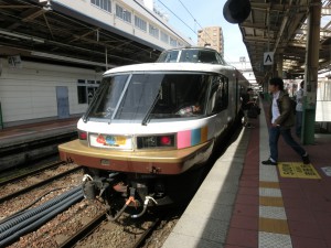 新潟駅に到着した埼大鐵研号