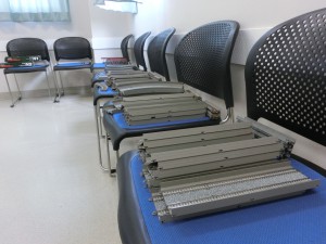 磨き終わって並べられるレール