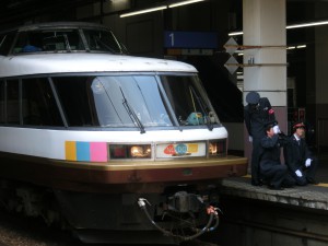 制服を着た会員とNODOKA号